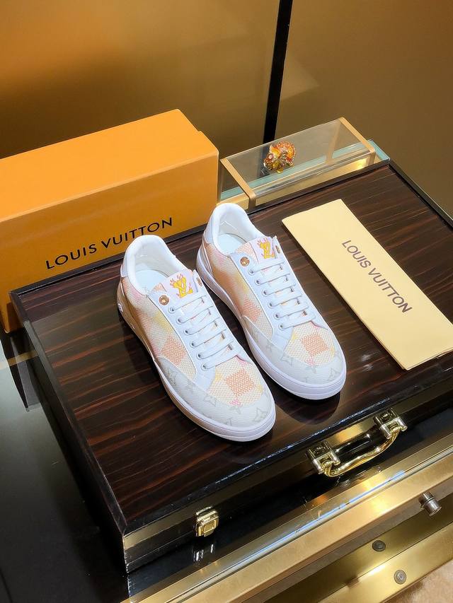 商品名称：Louis Vuitton 路易 威登 正规码数: 38-44 休闲鞋 商品材料：精选 进口牛皮鞋面，柔软羊皮内里；原厂大底。